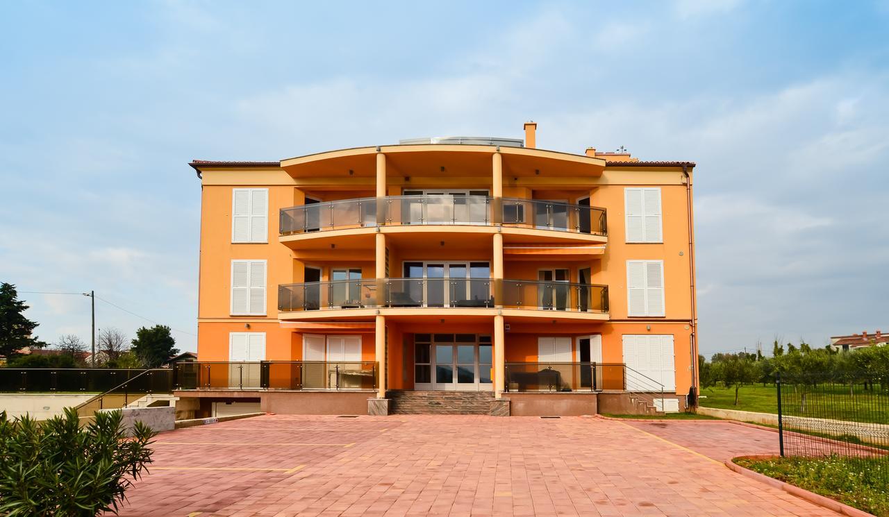 Apartman Andrea L Pomer Buitenkant foto